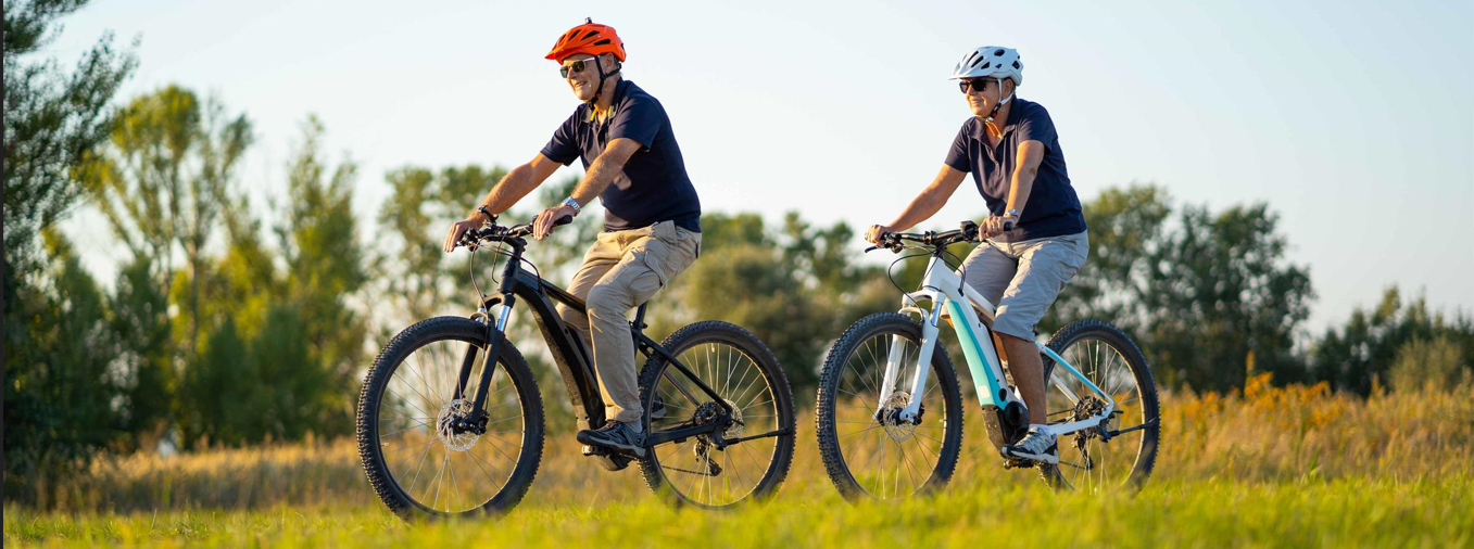 Banner image of an example of an e-bike and how it can be used to transport everyday items you might transport in a automobile